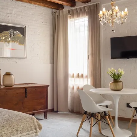 Apartment Castello With Garden R&r